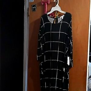 Black and white abound jumper with baggy  crotch area